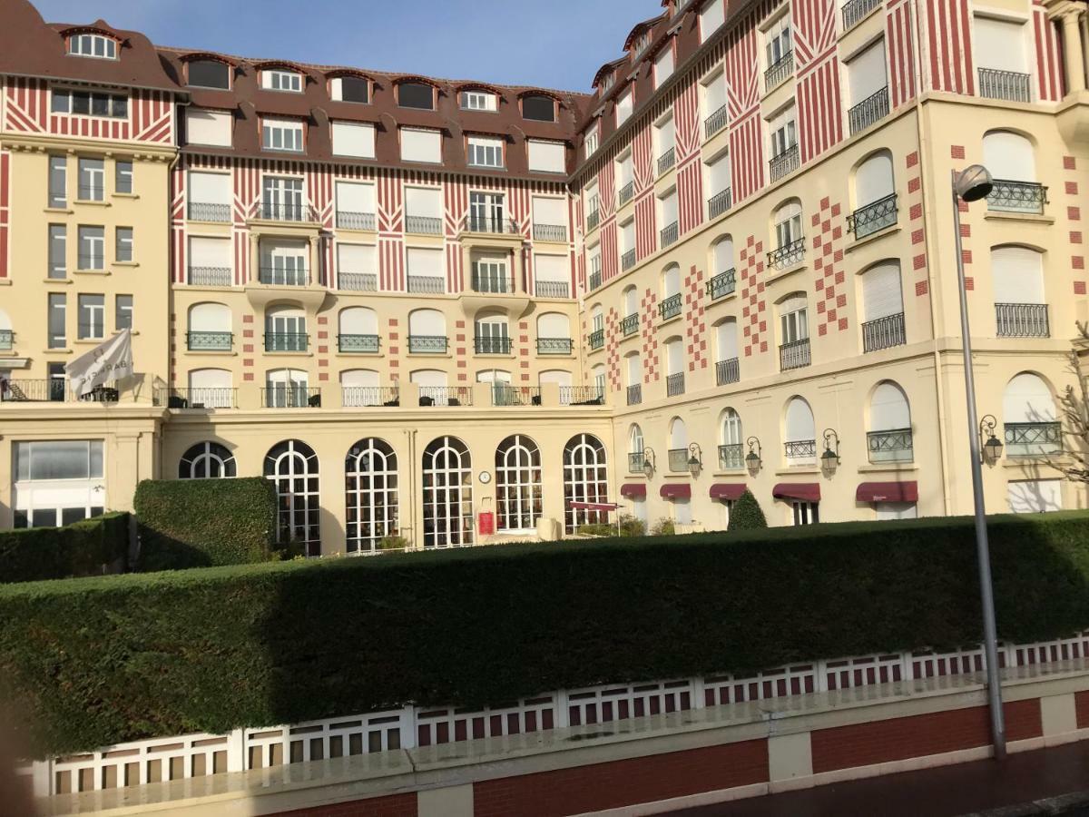 Le Royal Apartment Deauville Ngoại thất bức ảnh