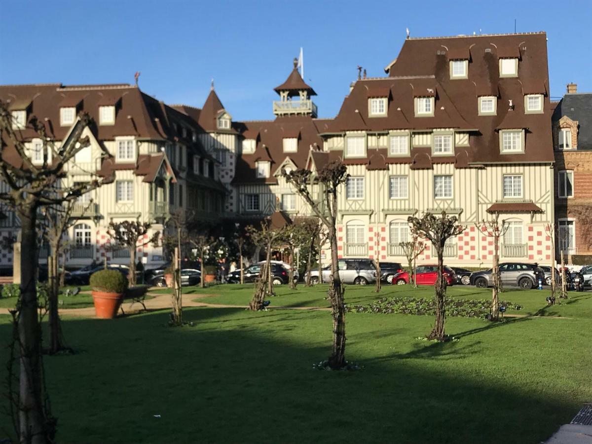 Le Royal Apartment Deauville Ngoại thất bức ảnh